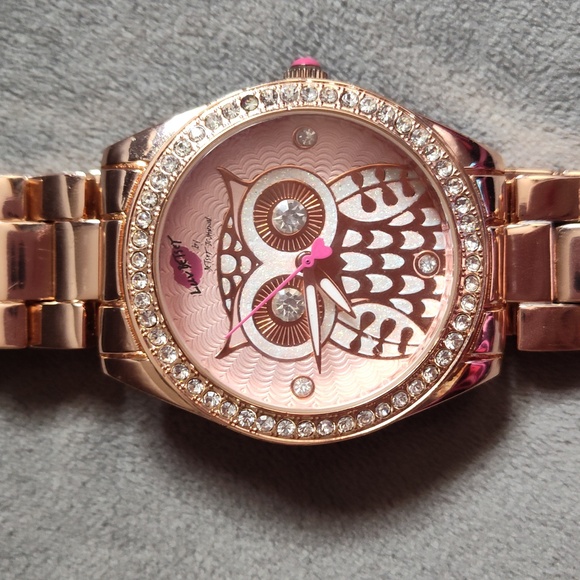Betsy Johnson Owl Theme Rose Gold Watch - Picture 2 of 4